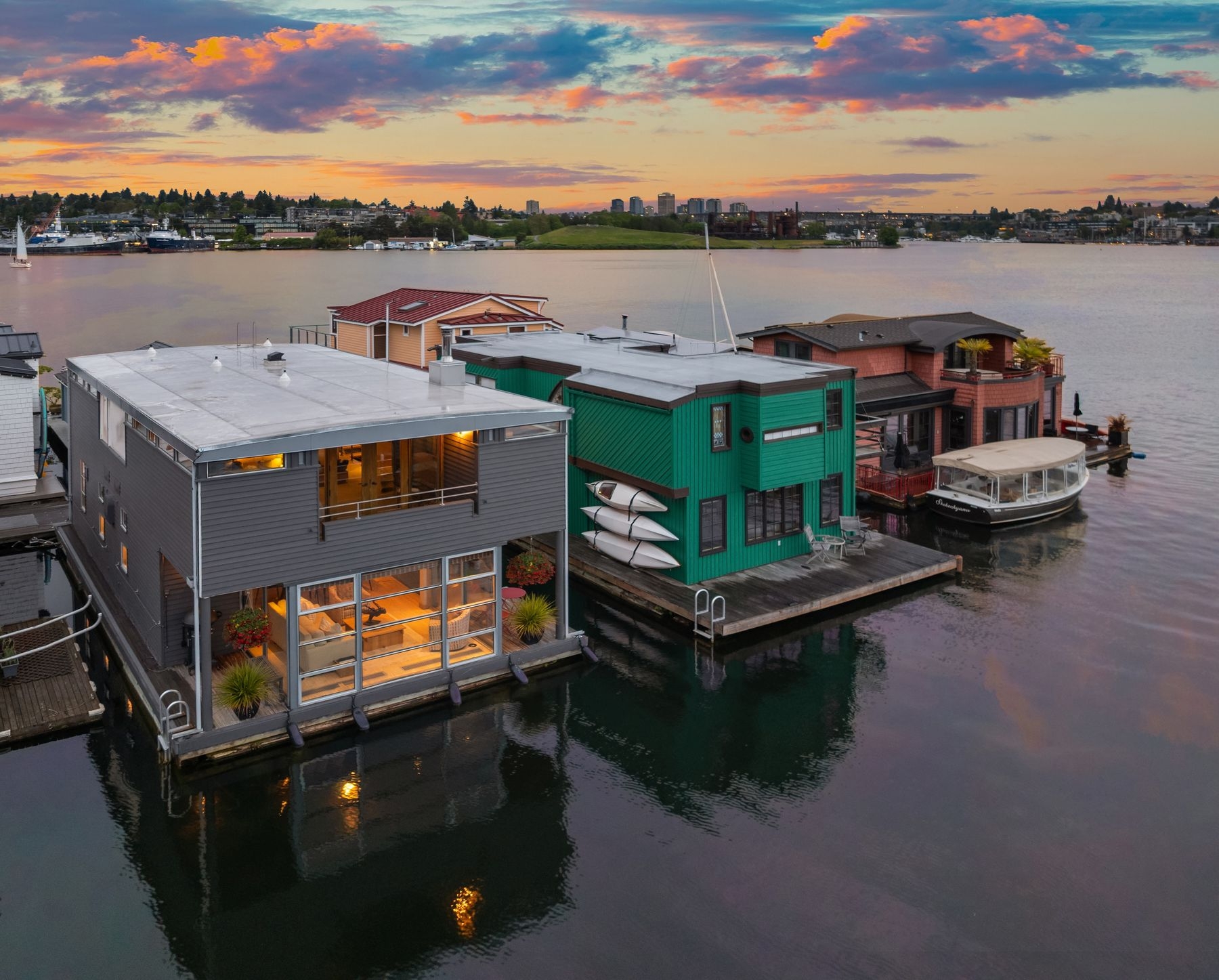 Danny Presents A Floating Home Designed By George Suyama Houseboats Of Seattle Sotheby s International Realty