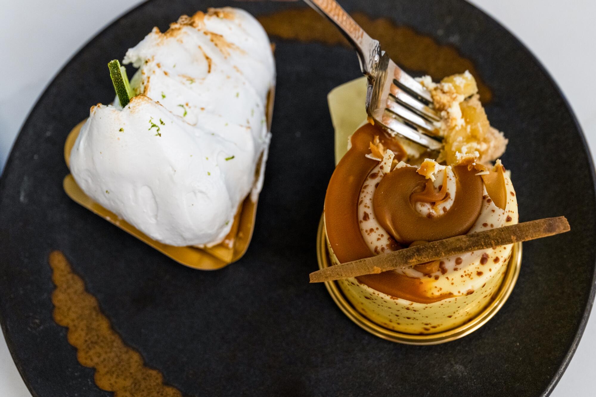 The Best Desserts In Las Vegas With Cake Boss Buddy Valastro Los Angeles Times